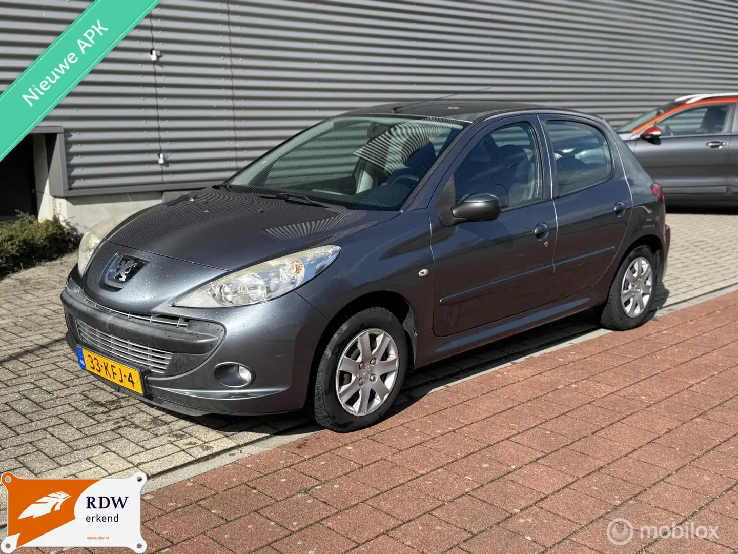 Peugeot 206 + 1.4 XS/MOOIE AUTO/NWE APK/AIRCO/CRUISCONTR Grijs - 2