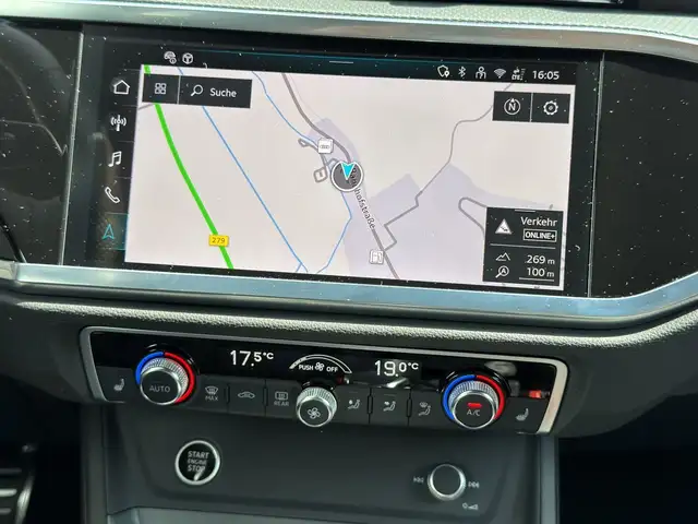 Audi Q3 view 6