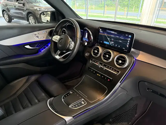 Mercedes-Benz GLC Class view 9