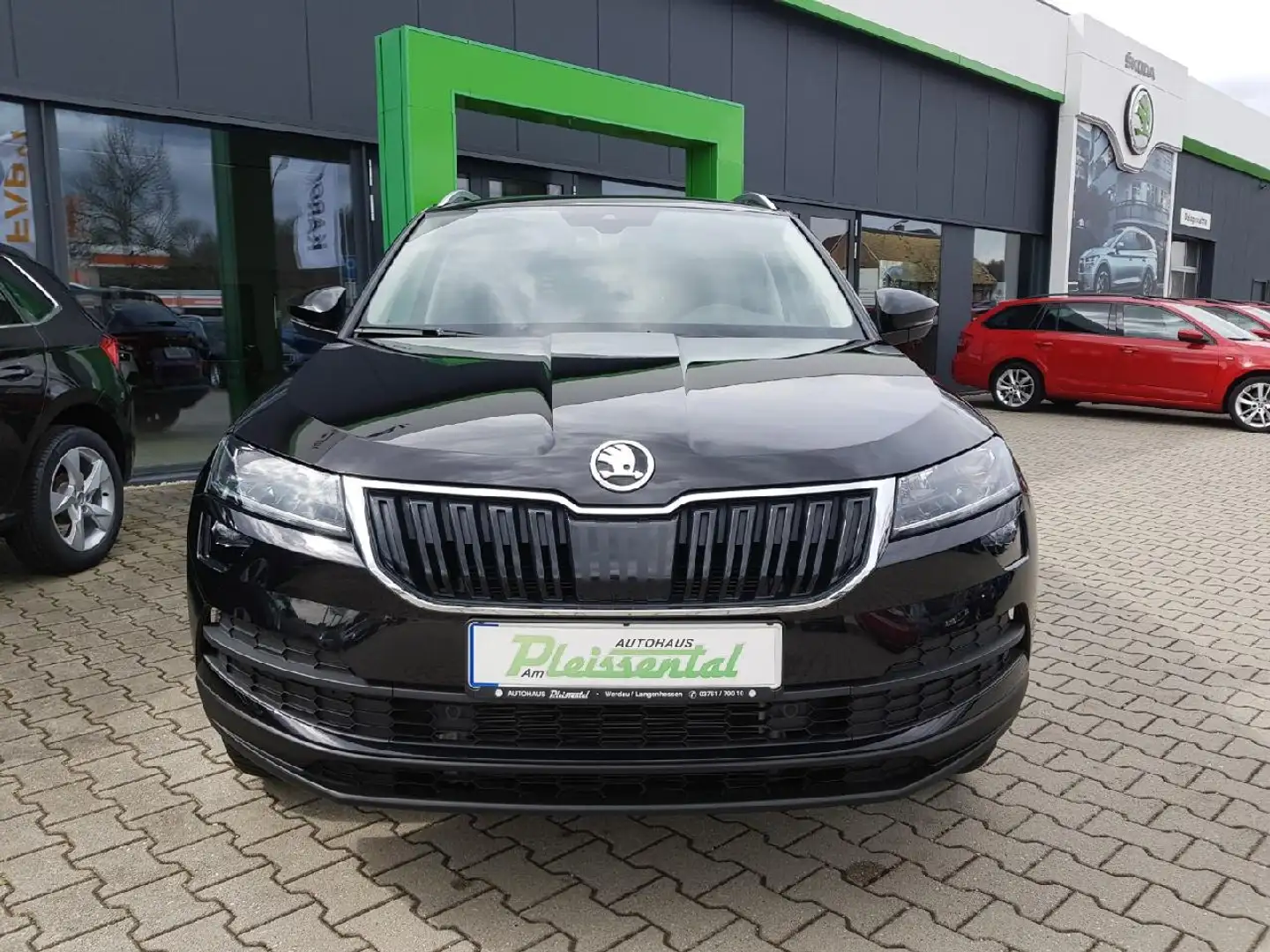 Skoda Karoq Clever 4x4 Kessy Parkass. Panorama Garantie 2027 Schwarz - 2