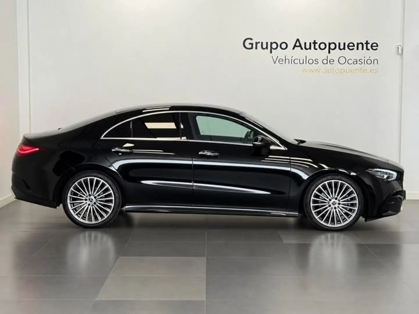 Mercedes-Benz CLA 200 AMG LINE Negro - 2