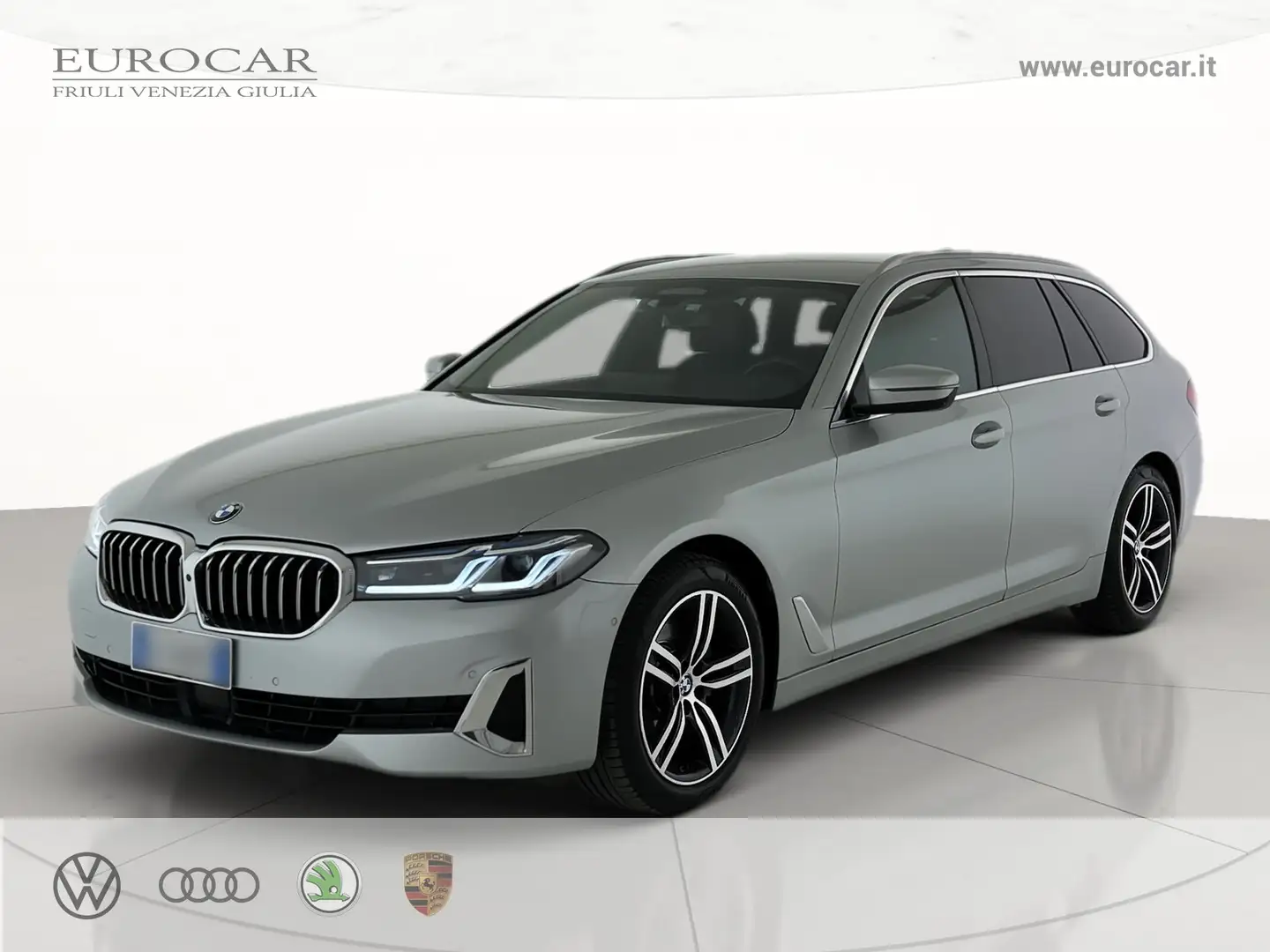 BMW 520 520d touring mhev 48v xdrive luxury auto Silber - 1