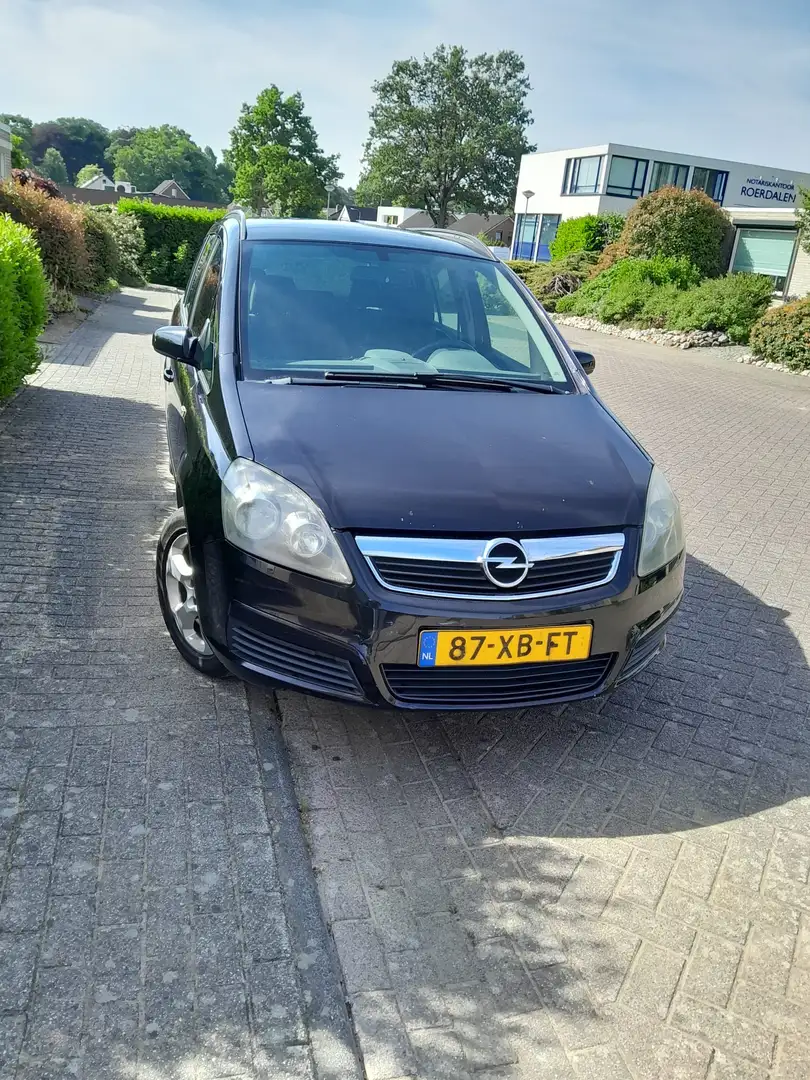 Opel Zafira 1.9 CDTi Enjoy Black - 1