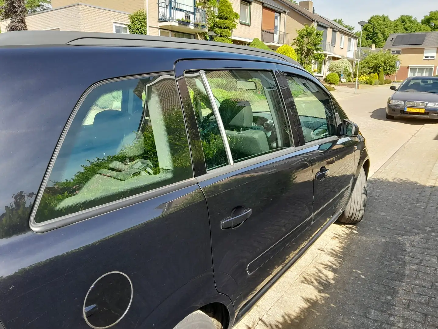 Opel Zafira 1.9 CDTi Enjoy Black - 2