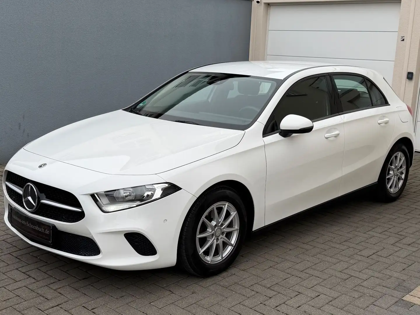Mercedes-Benz A 180 7G Automatik*Navi*PDC*Alu*MBUX*Tempo*2.HD Weiß - 1