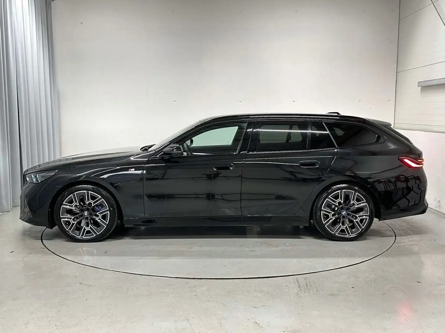 BMW 540 d xDrive Touring | B&W | 1.Hand | 7.500km Noir - 2