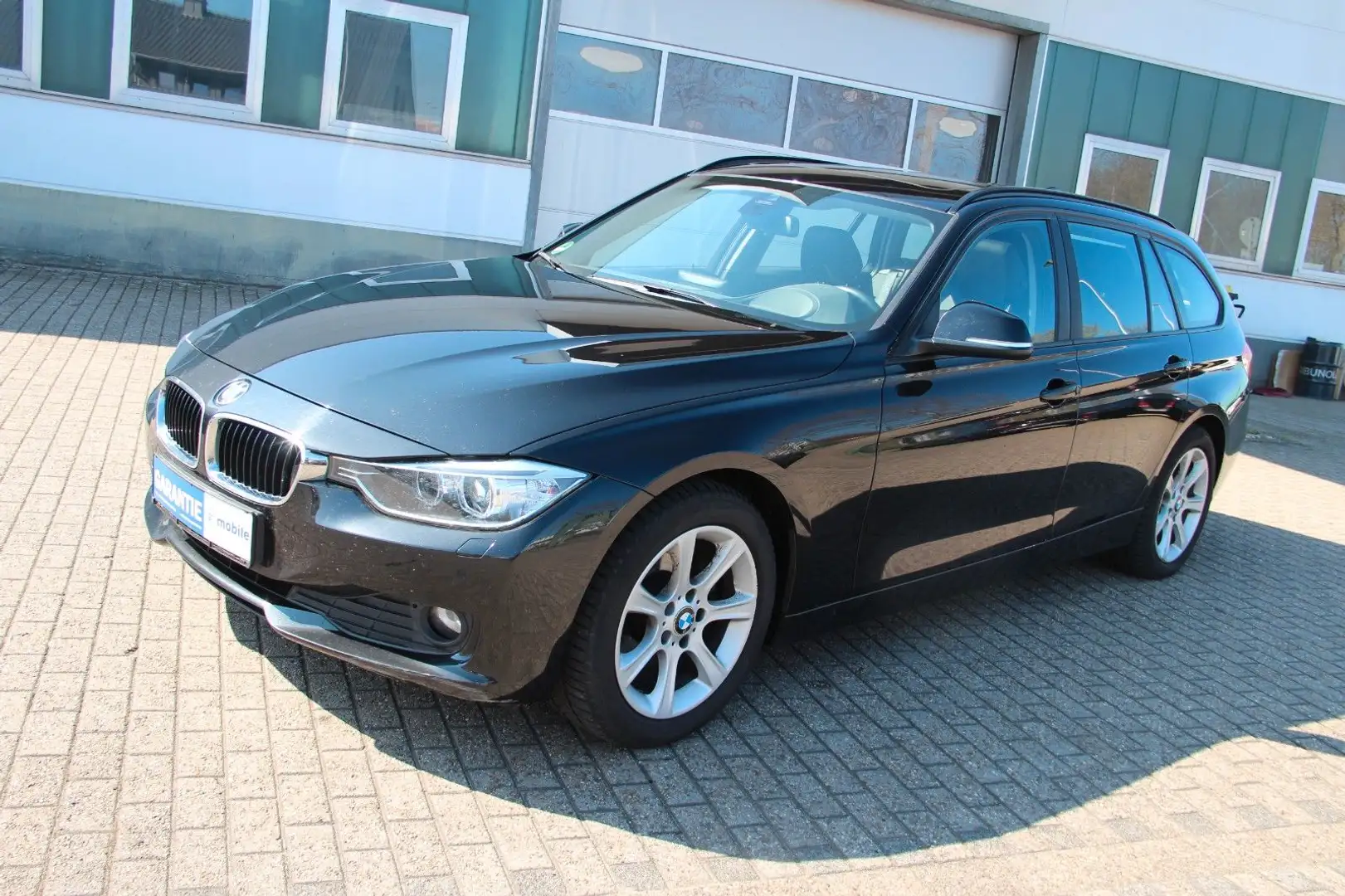 BMW 320 d T Advantage, Navi, PDC, SHZ, LED, AHK Noir - 2