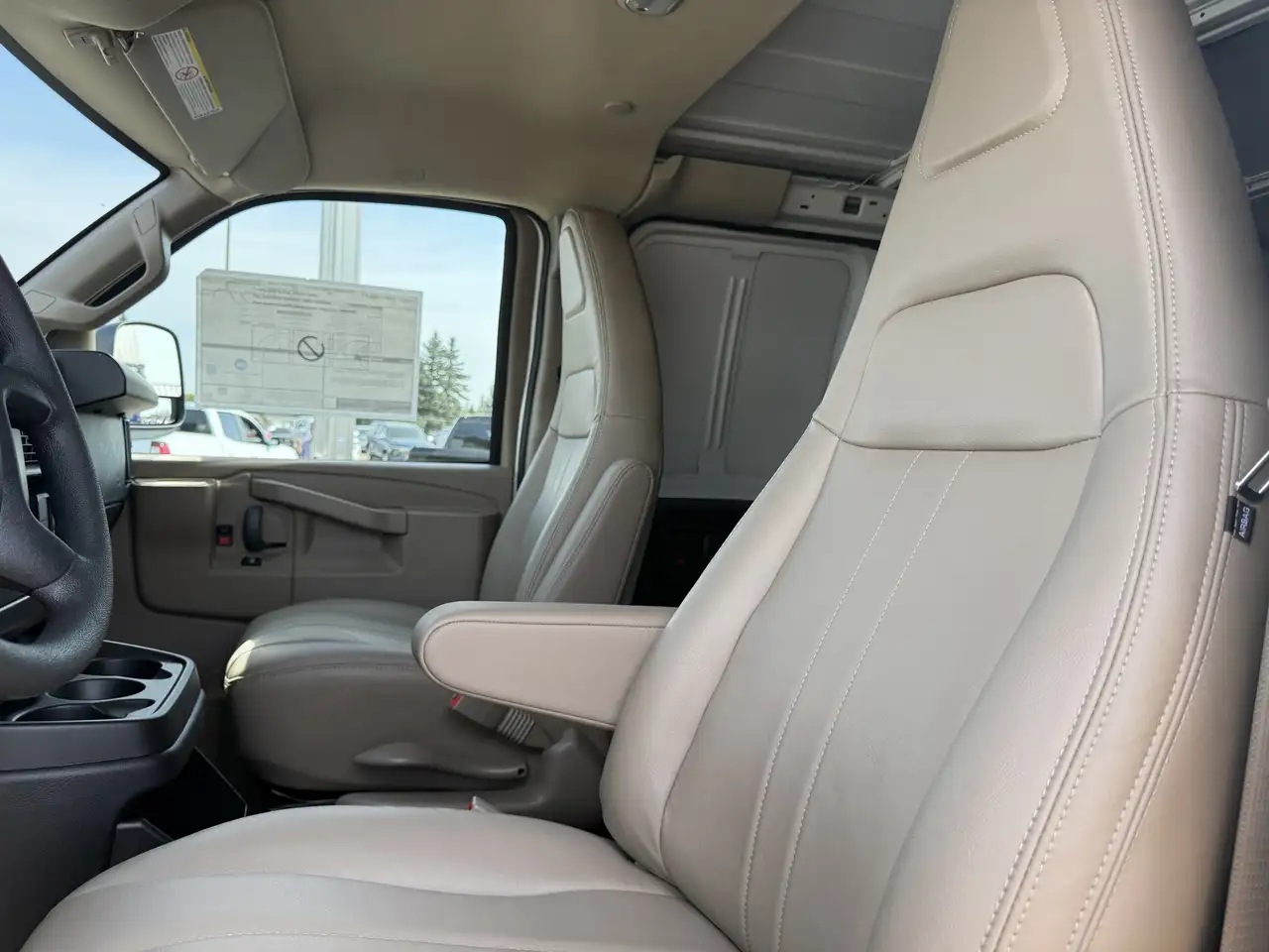 Chevrolet Express 2500 снимка Chevrolet Express 2500