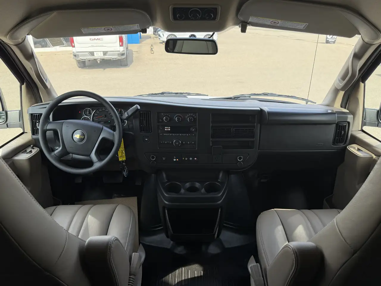 Chevrolet Express 2500 снимка Chevrolet Express 2500
