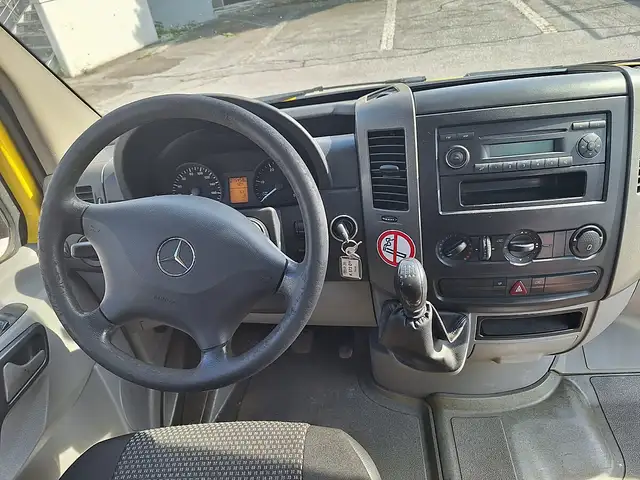 Mercedes-Benz Sprinter view 11