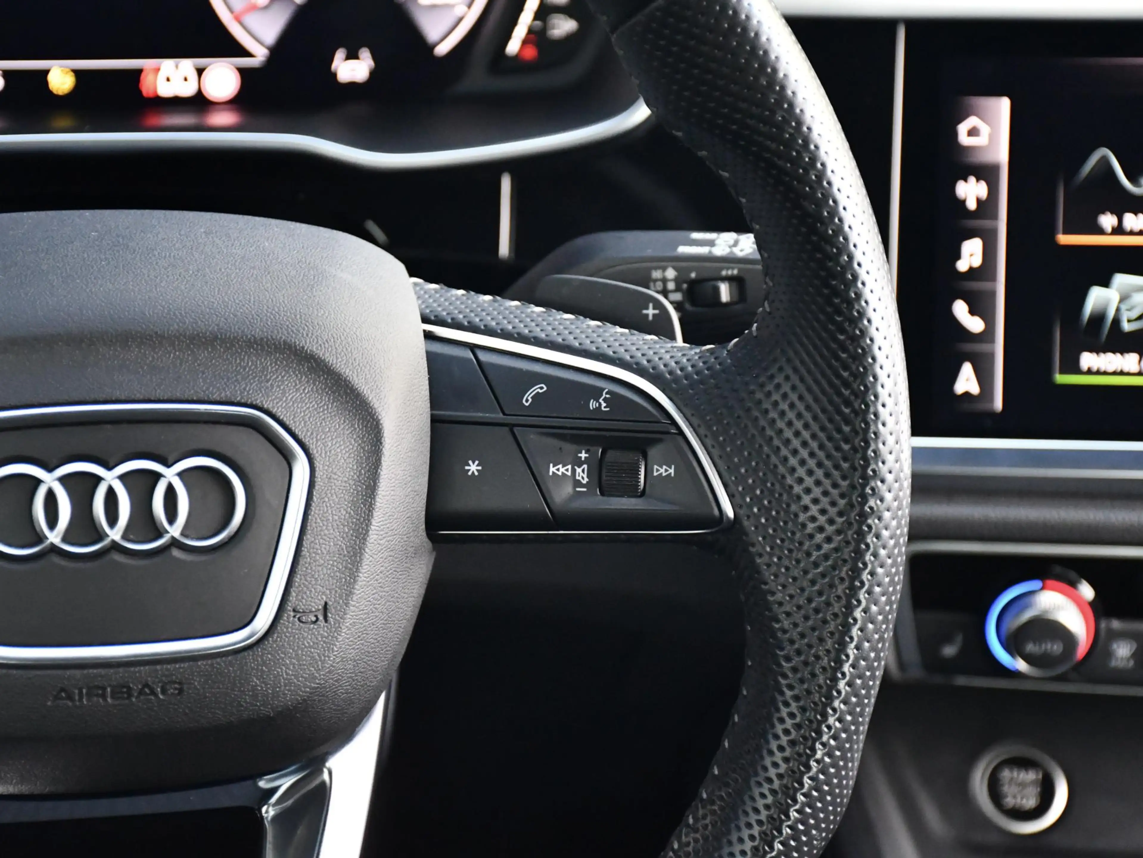 Audi Q3 40 TFSI quattro Pro Line S l S-line l Trekhaak l B — photo 15