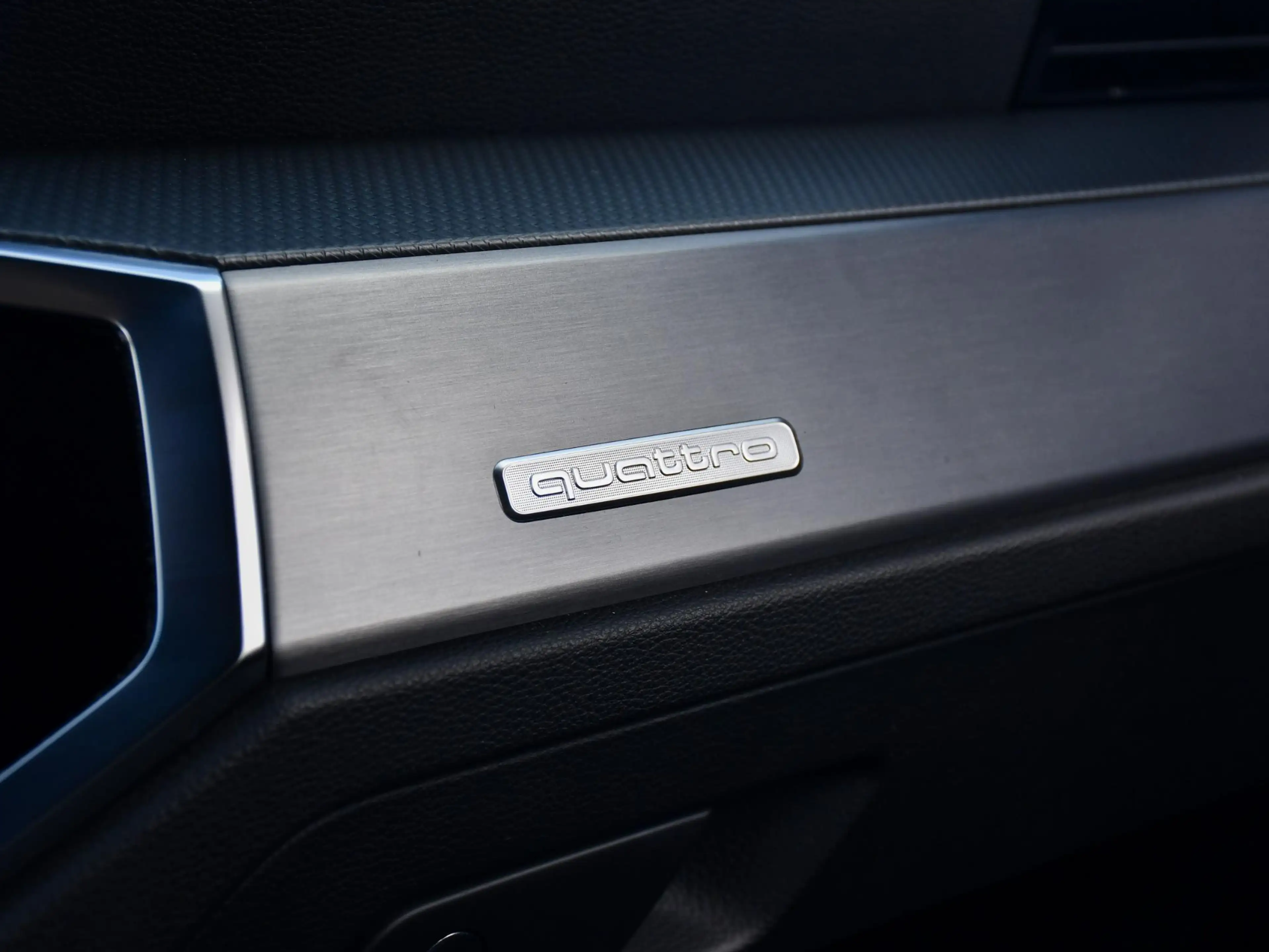 Audi Q3 40 TFSI quattro Pro Line S l S-line l Trekhaak l B — photo 17