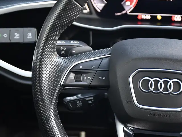 Audi Q3 view 14