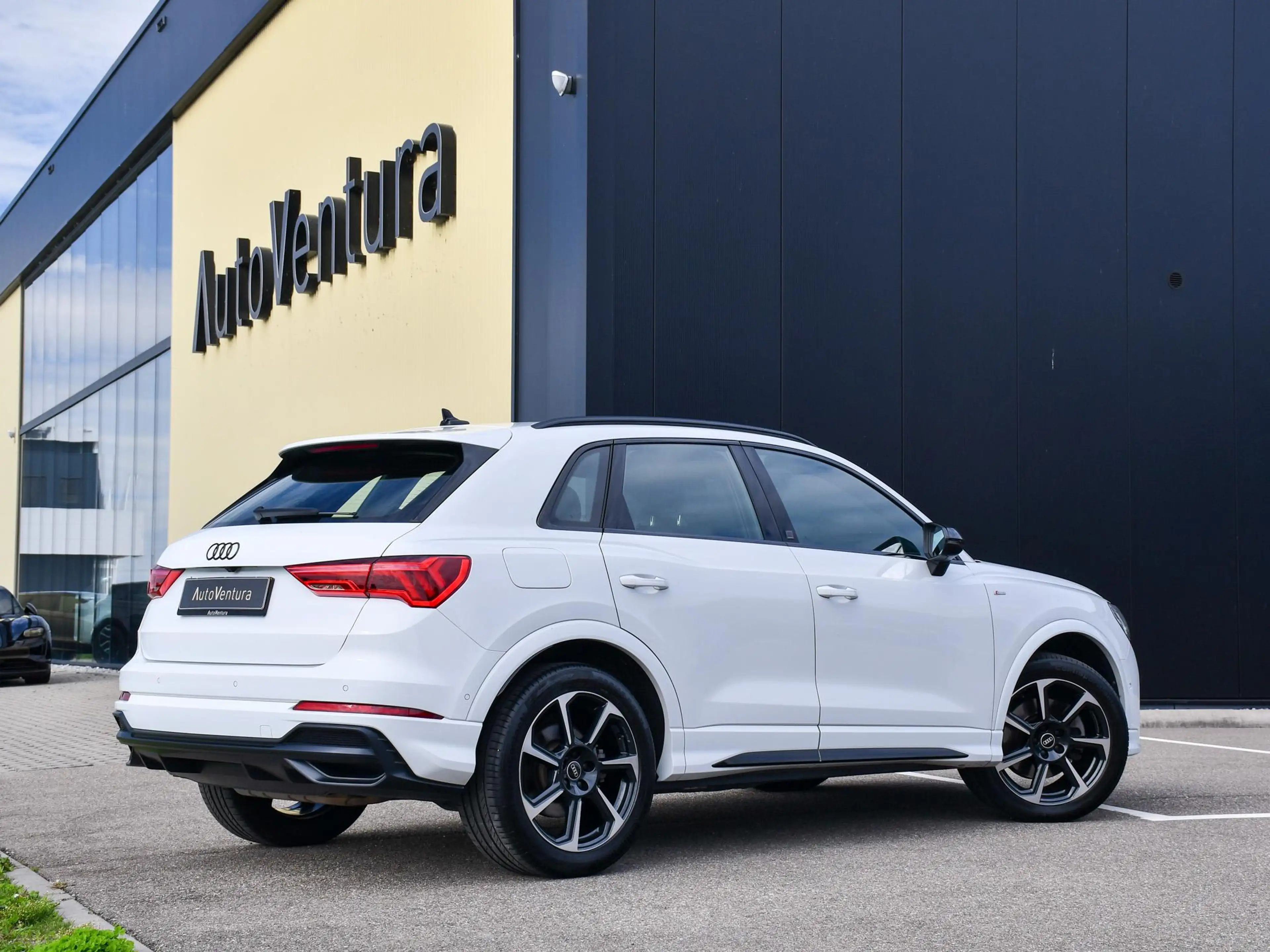 Audi Q3 40 TFSI quattro Pro Line S l S-line l Trekhaak l B — photo 6