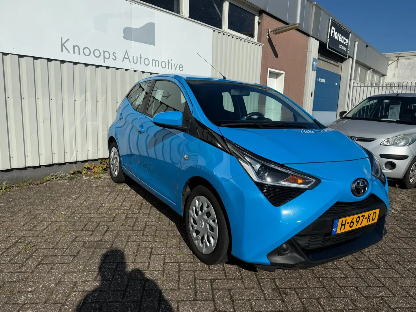 Toyota Aygo 1.0 VVT-i x-play Automaat 5drs,Airco Blauw - 2