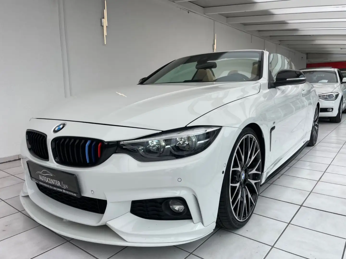BMW 440 i Cabrio xDrive M Sport HUD NAVI LED HARMAN Bílá - 2