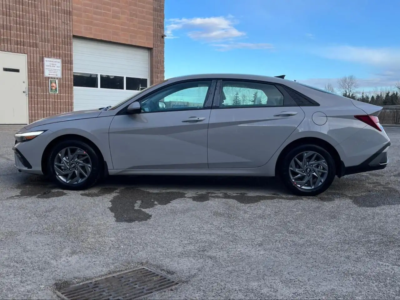 Hyundai ELANTRA снимка Hyundai ELANTRA