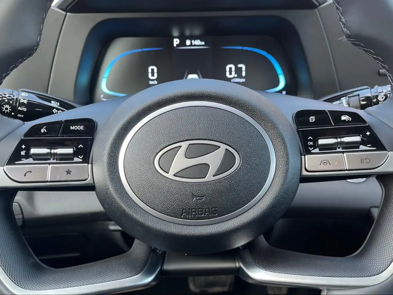 Hyundai ELANTRA снимка Hyundai ELANTRA