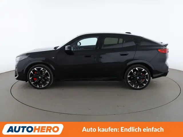 BMW X2 M view 3