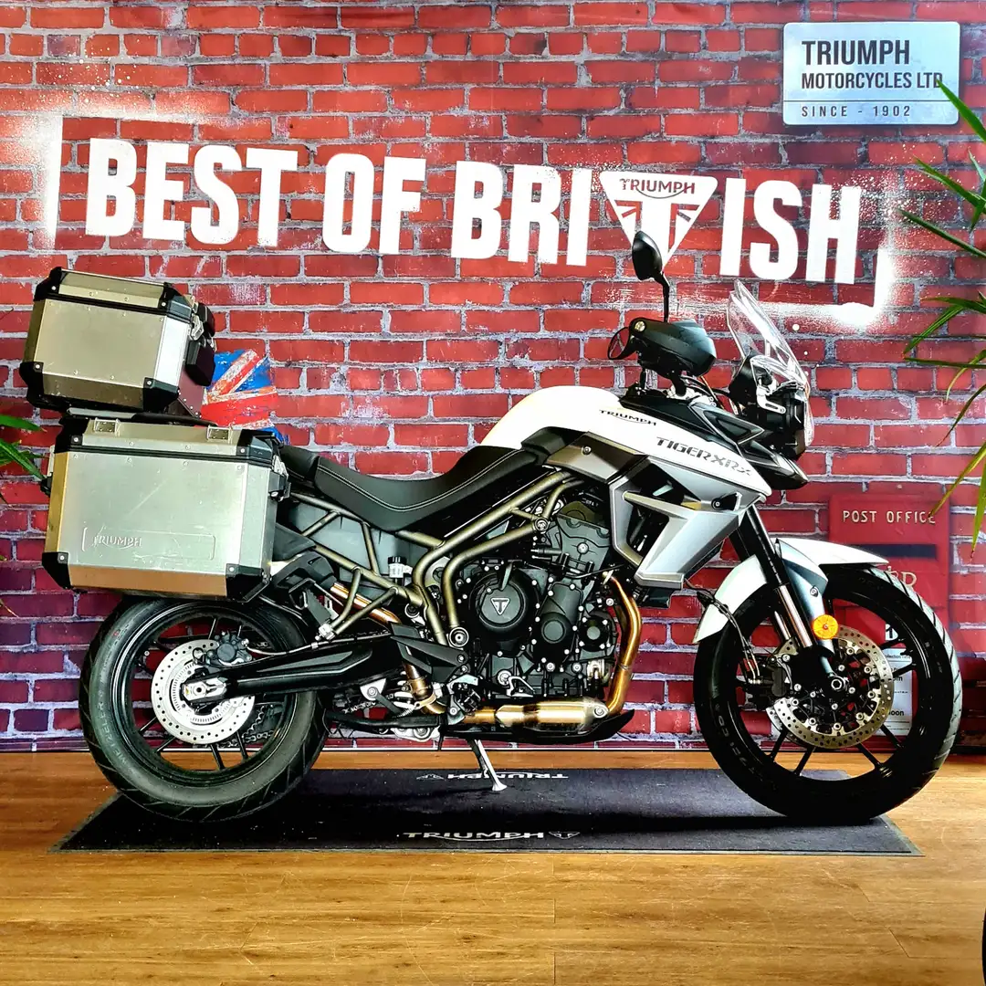 Triumph Tiger 800 - 1