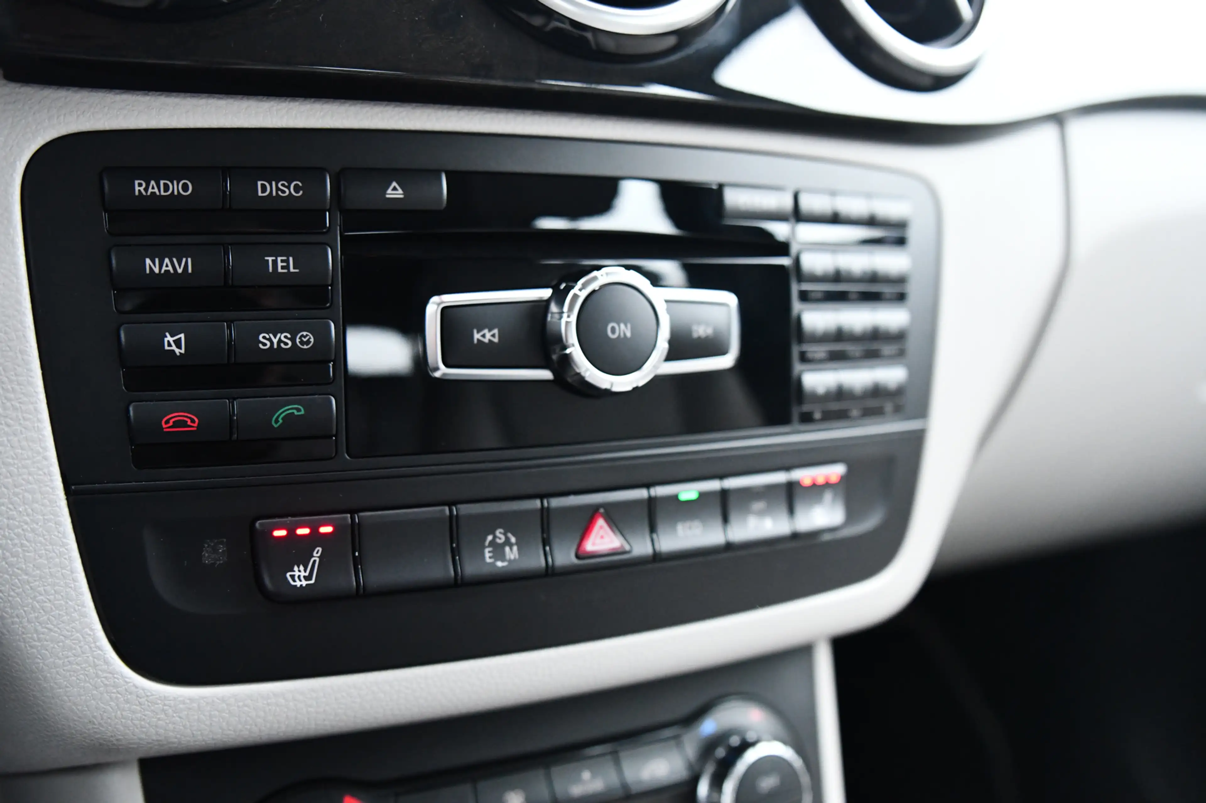 Mercedes-Benz B 200 Prestige, Camera, Leder, LED, Stoelverw, Cruise, C — photo 23