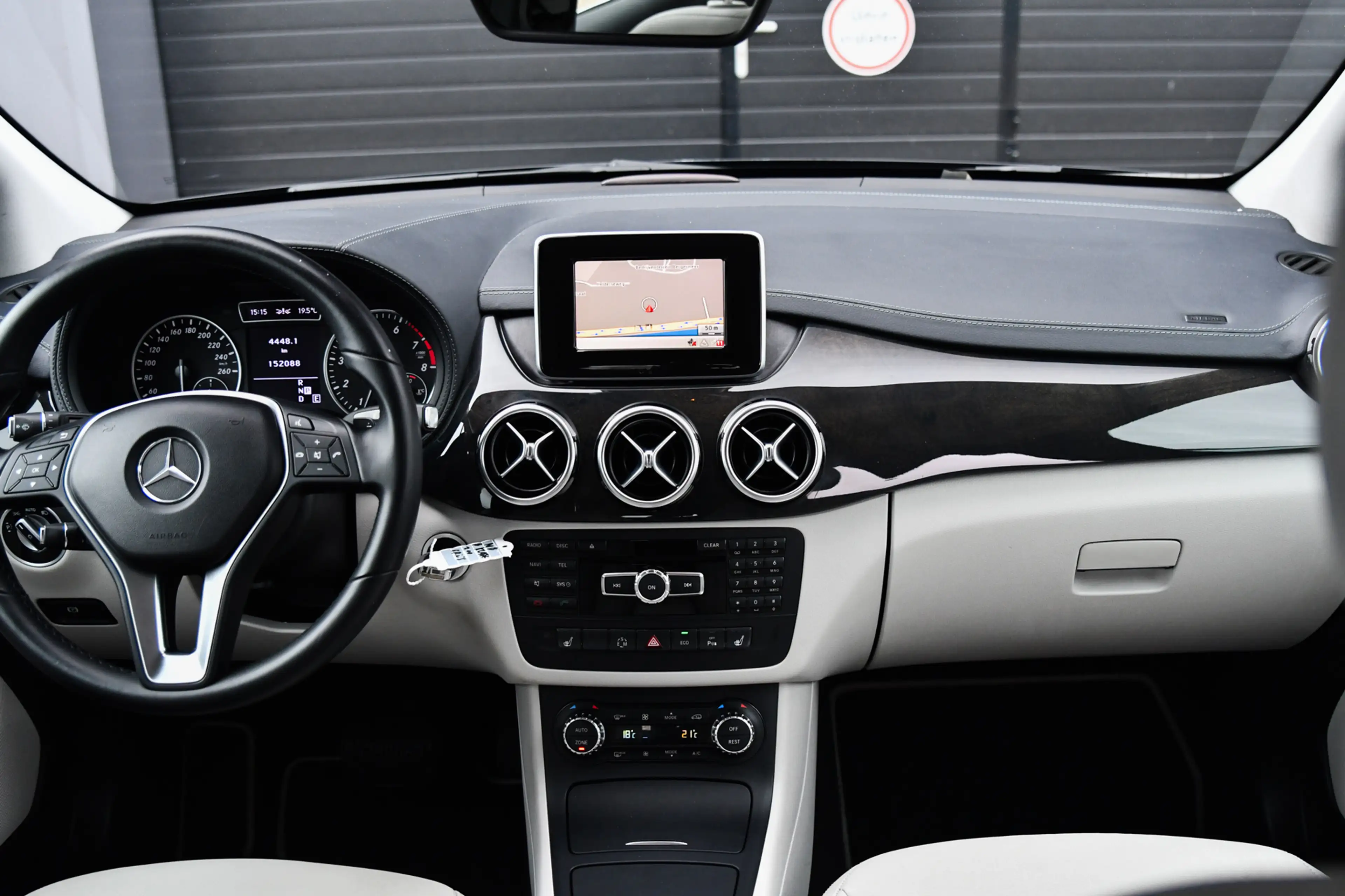 Mercedes-Benz B 200 Prestige, Camera, Leder, LED, Stoelverw, Cruise, C — photo 11