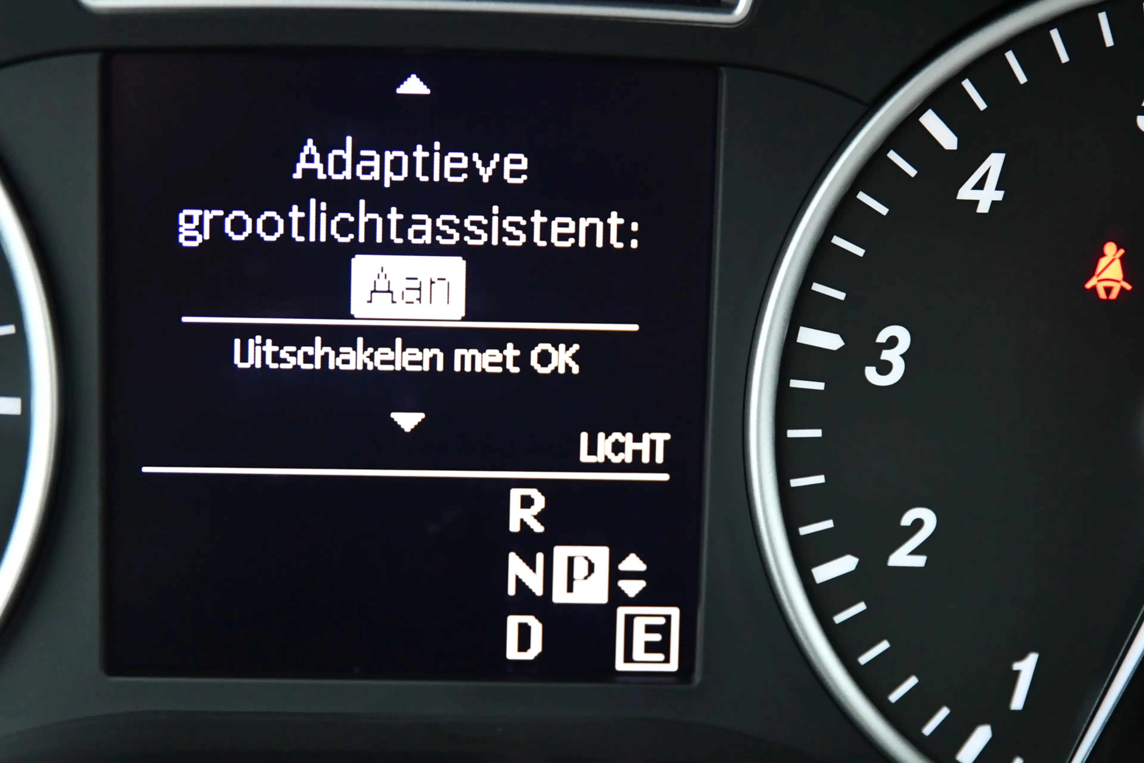 Mercedes-Benz B 200 Prestige, Camera, Leder, LED, Stoelverw, Cruise, C — photo 30