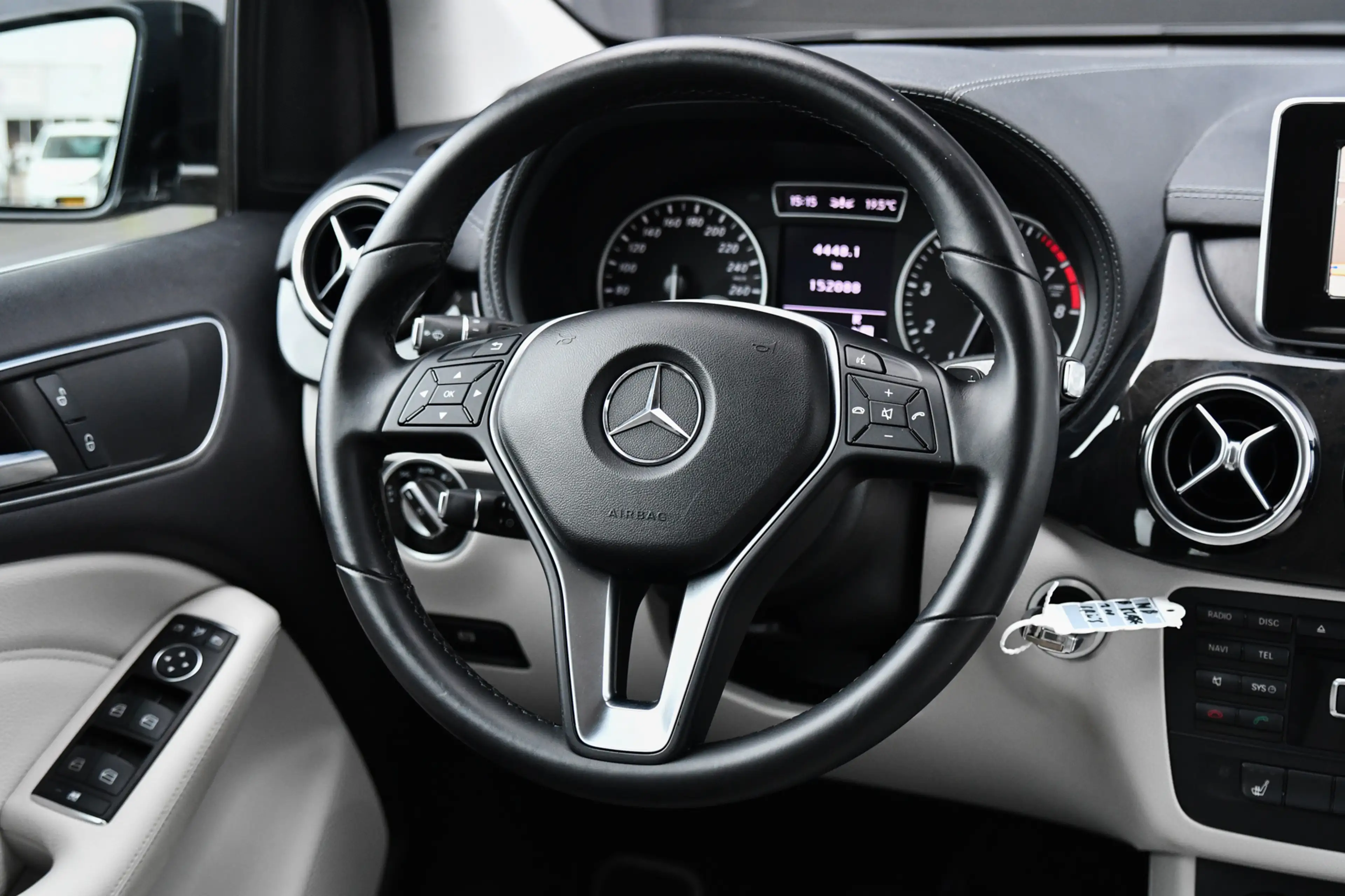 Mercedes-Benz B 200 Prestige, Camera, Leder, LED, Stoelverw, Cruise, C — photo 13