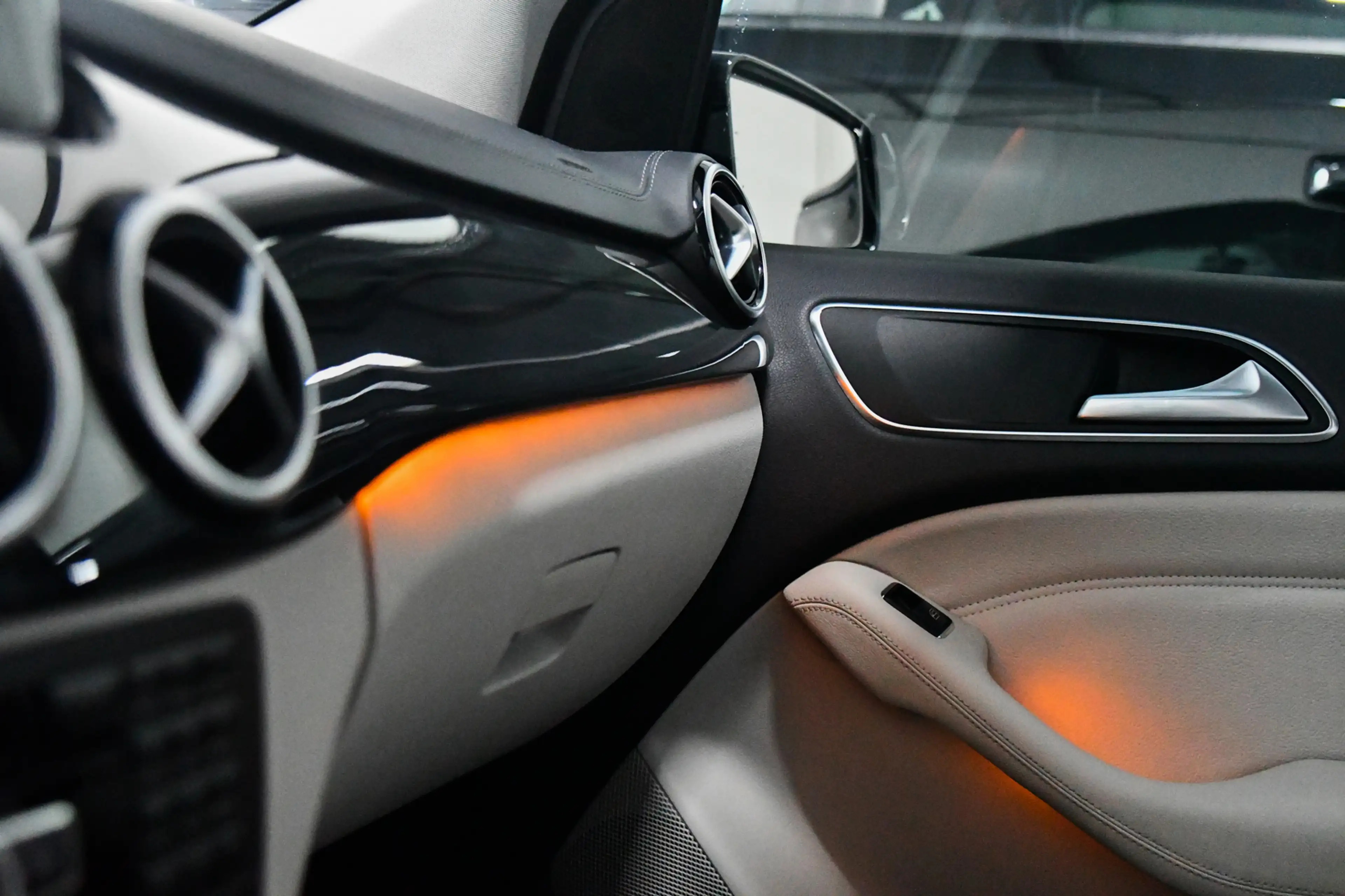 Mercedes-Benz B 200 Prestige, Camera, Leder, LED, Stoelverw, Cruise, C — photo 12