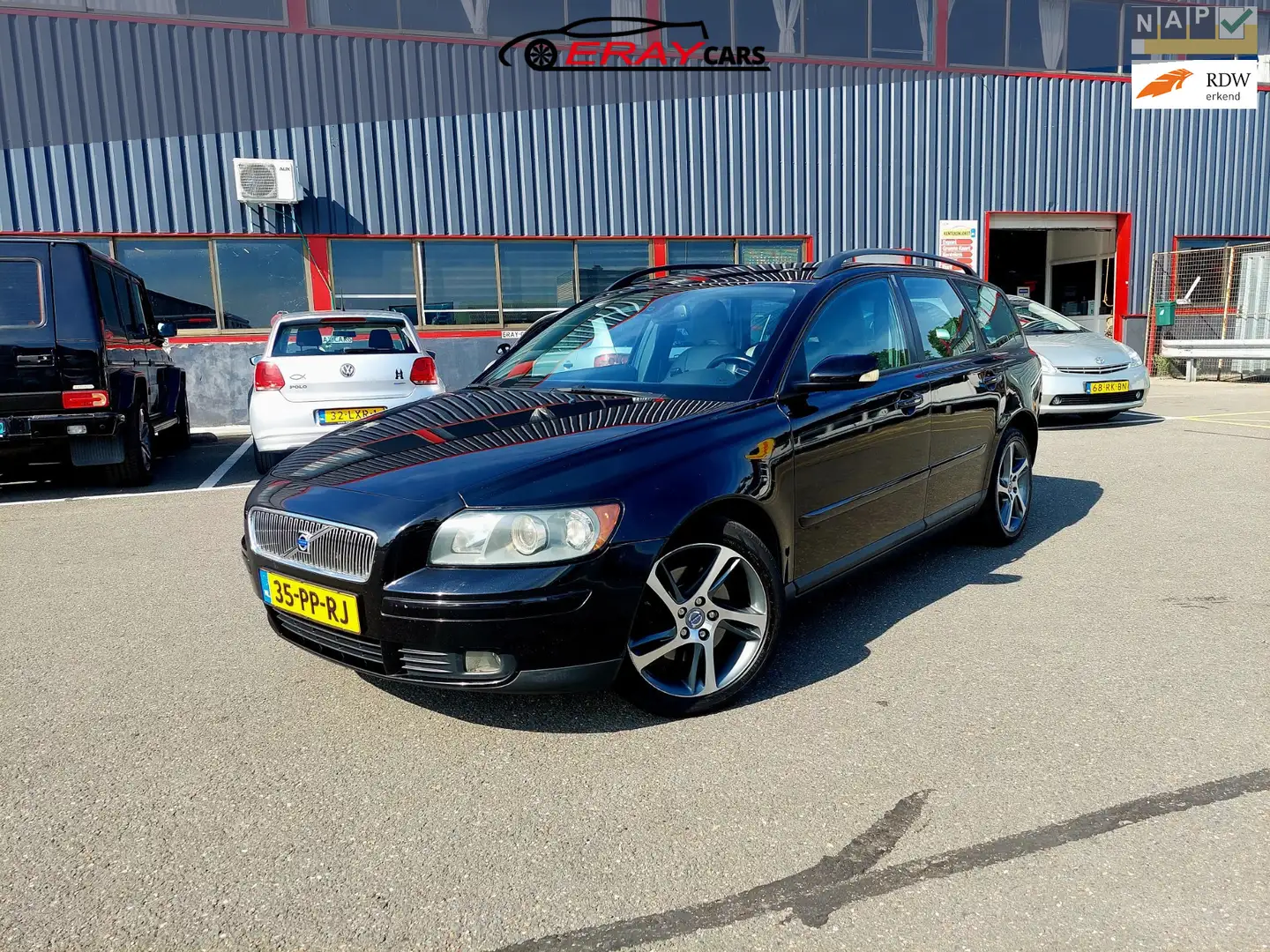 Volvo V50 2.4 Momentum | LM VELGEN | AIRCO | CRUISE | LEDERE Schwarz - 1