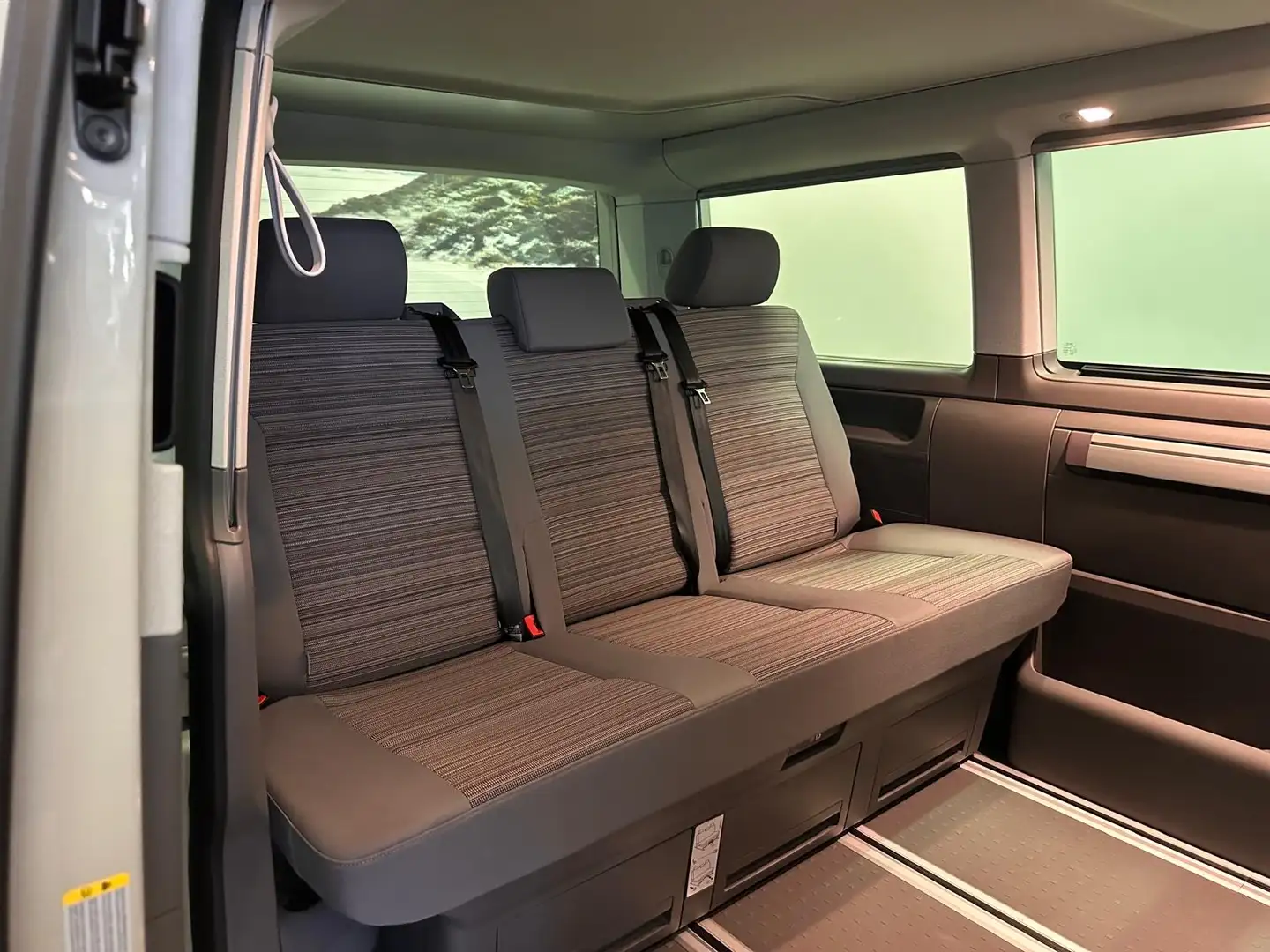 Volkswagen T6 California DSG Beach Edition - 2