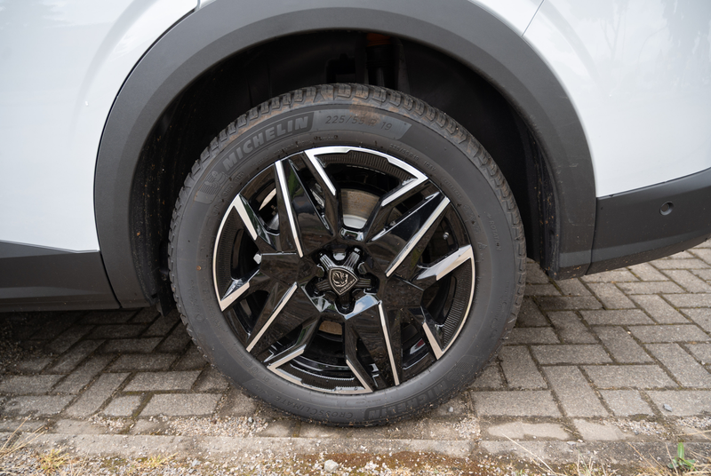 Peugeot 5008 GT HYBRID 145 e-DSC6 — photo 15