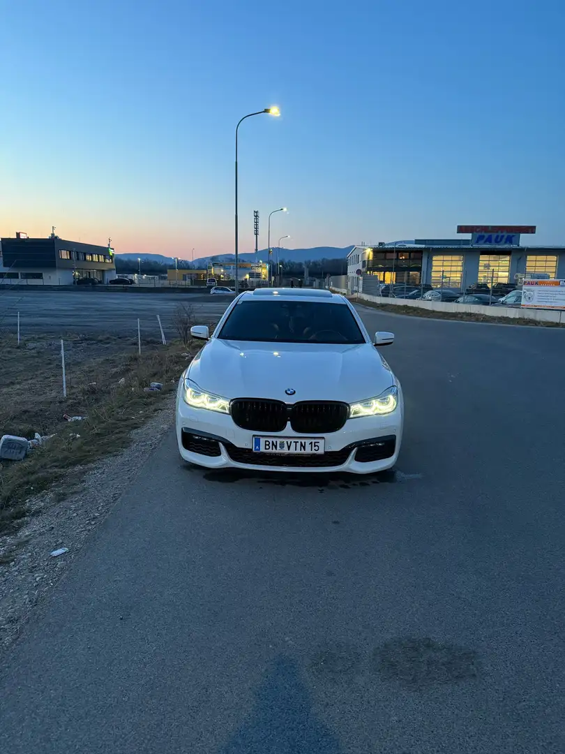 BMW 740 740d xDrive Aut. Bílá - 2