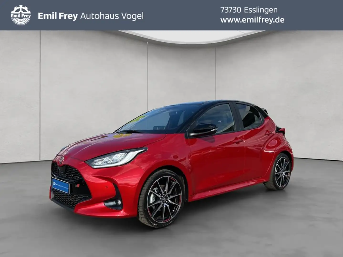 Toyota Yaris Hybrid 130 1.5 GR SPORT Rood - 1