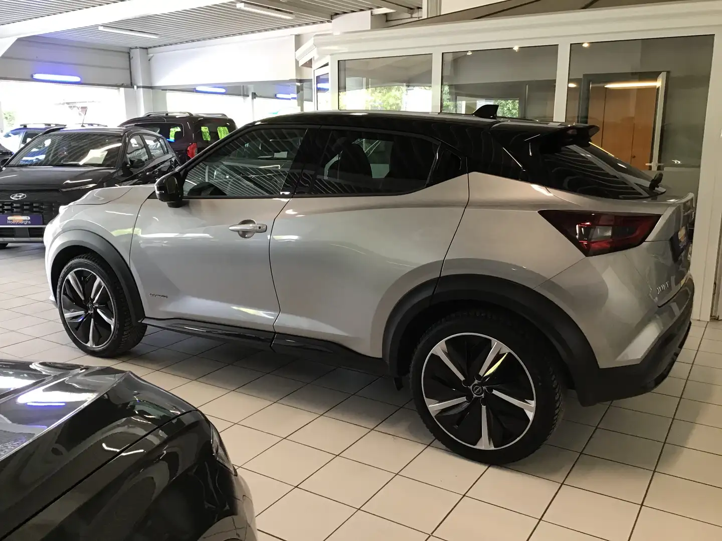 Nissan Juke N-DESIGN AUTOMAAT BJ04/2024 15724KM CAMERA AIRCO Zilver - 2