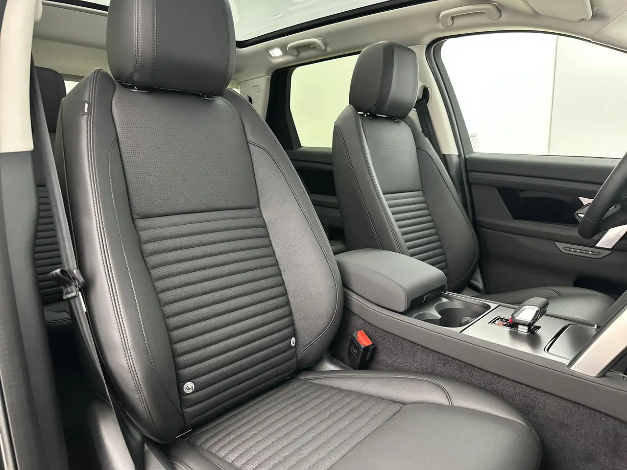 Land Rover Discovery Sport 2026 — фото 11