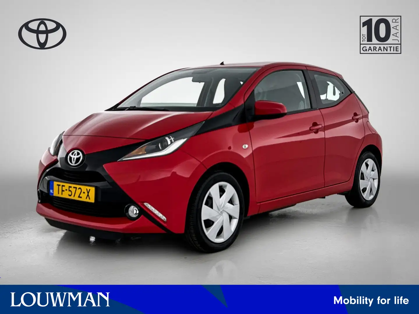 Toyota Aygo 1.0 VVT-i x-nav | Navigatie | Camera | Rood - 1