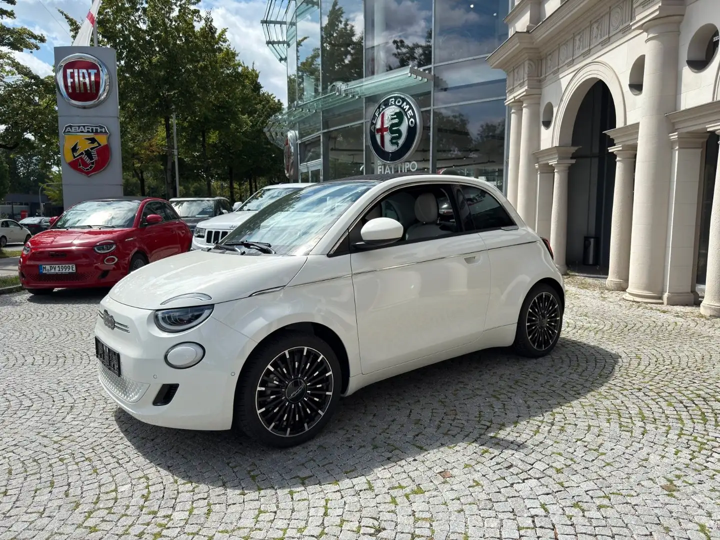Fiat 500e La Prima Cabrio 42 kWh Blanc - 1