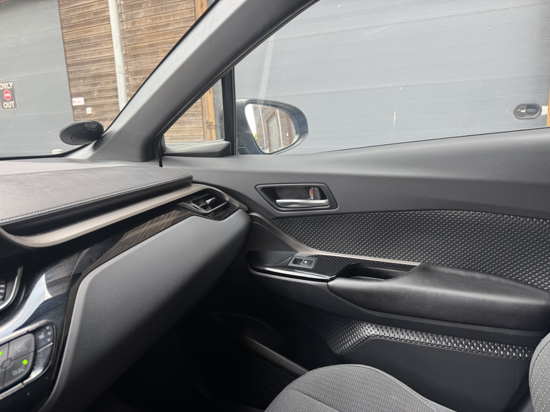 Toyota C-HR CHR 1.8 HYBRID STYLE PLUS 12 MOIS GARANTIE — photo 15