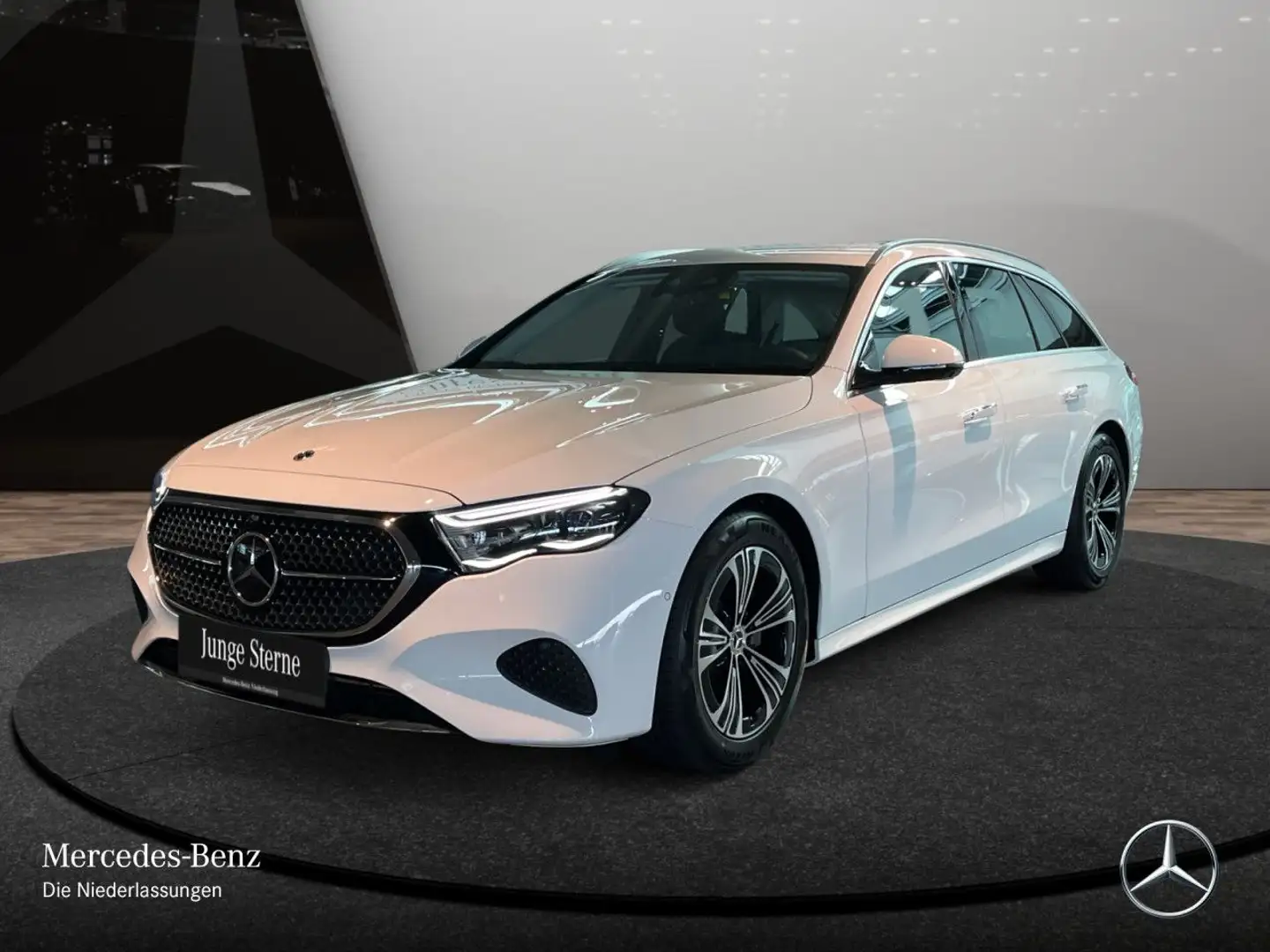 Mercedes-Benz E 220 d T Avantgarde Fahrass 360° Distr+ AHK PTS Weiß - 2