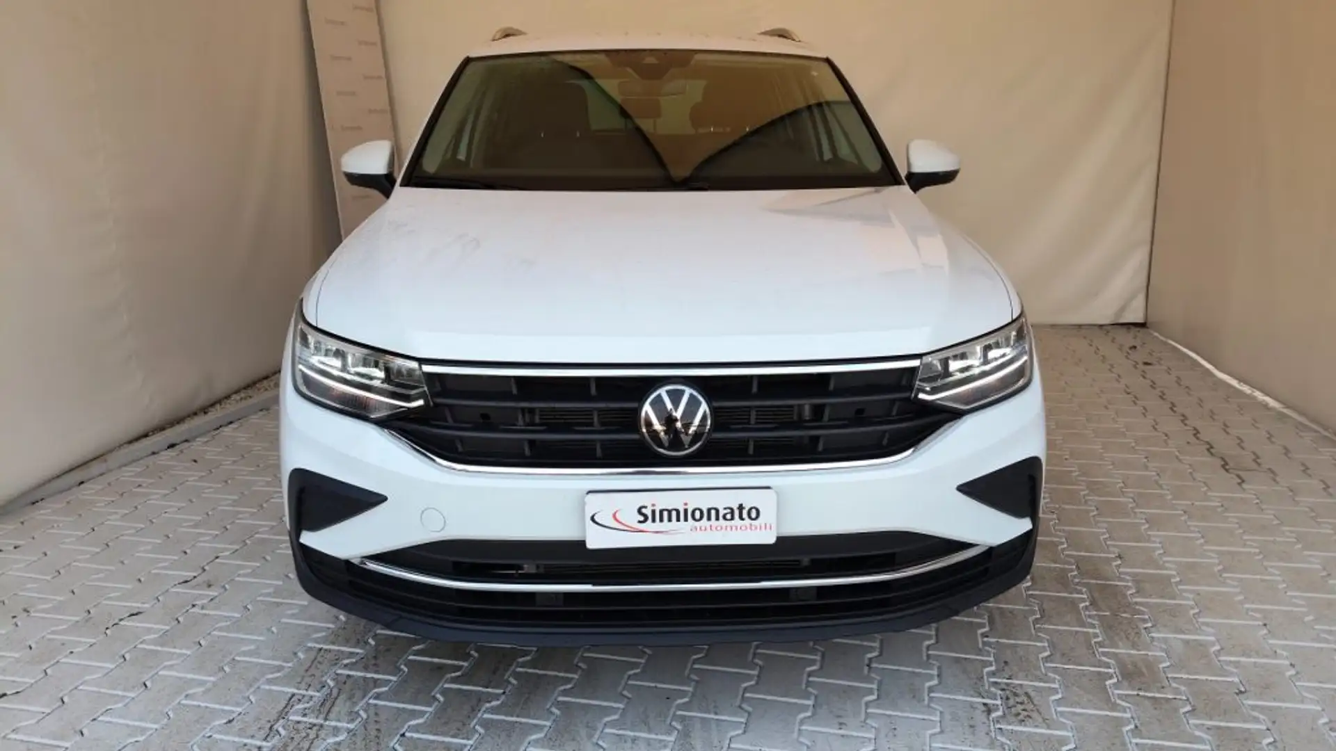 Volkswagen Tiguan 2.0 TDI 150 CV SCR DSG Life Bianco - 2