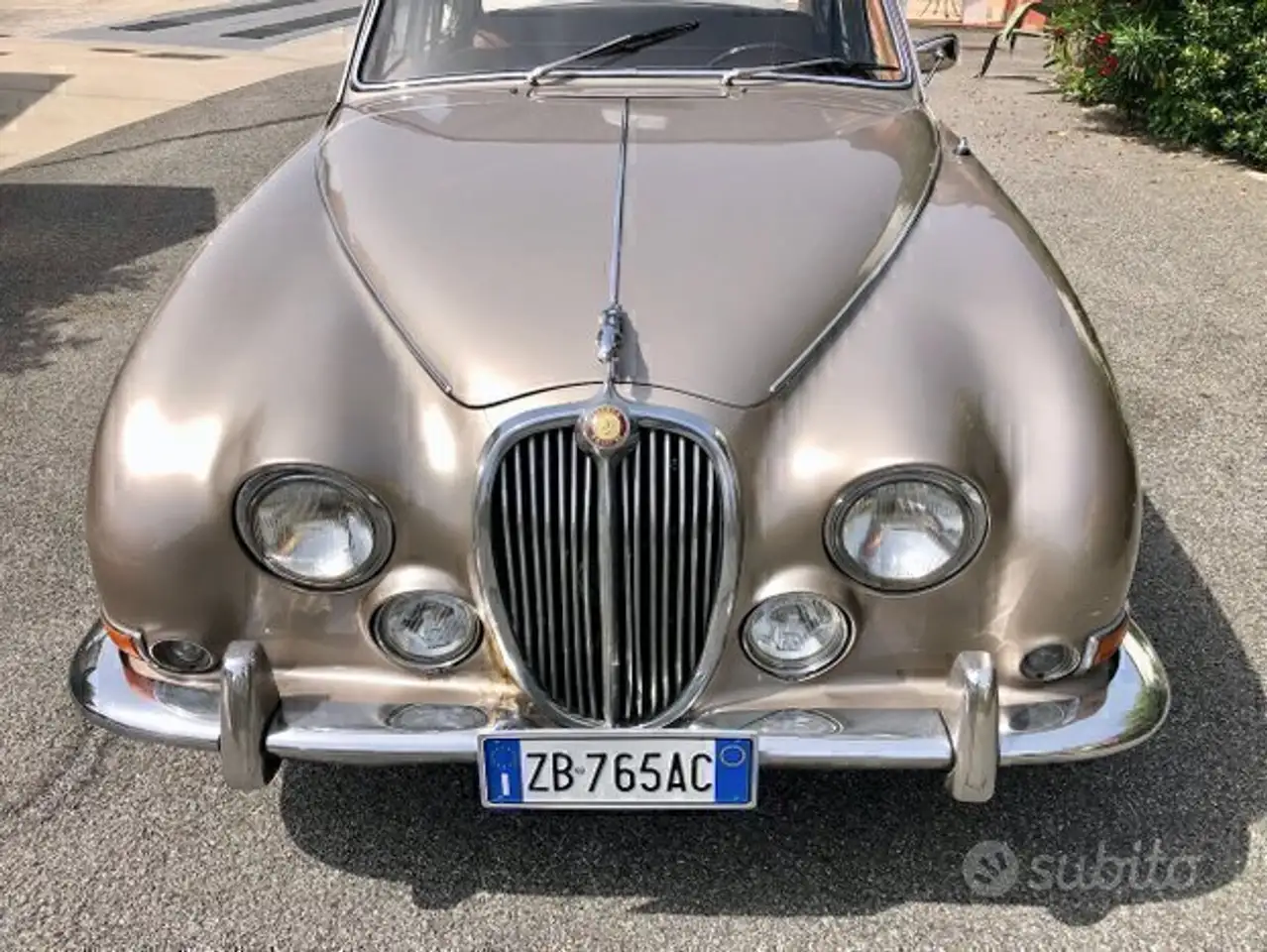 Jaguar S-Type 3.8, foto 2