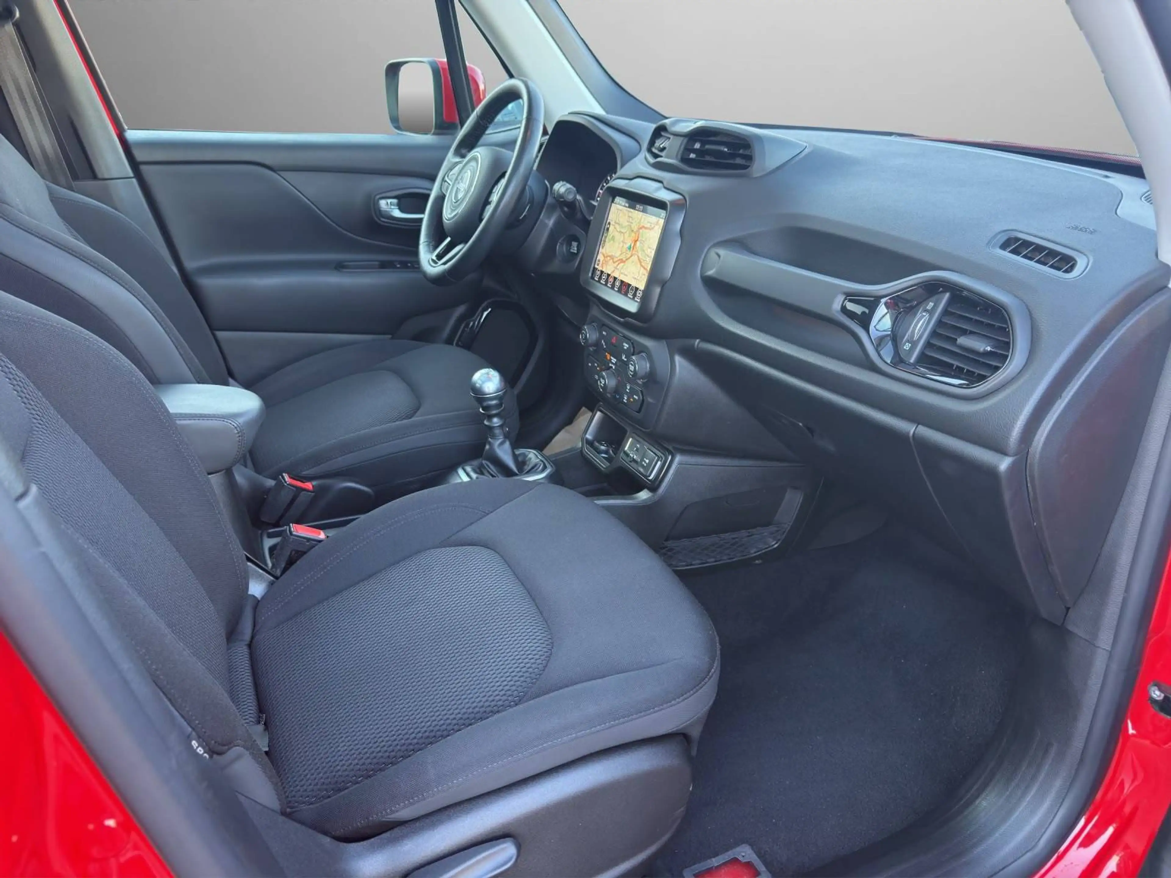 Jeep Renegade Longitude 1,6 MultiJet FWD *PANO, AHK, KEYLESS, SHZ & LHZ, NAVI, AMBI* — photo 11