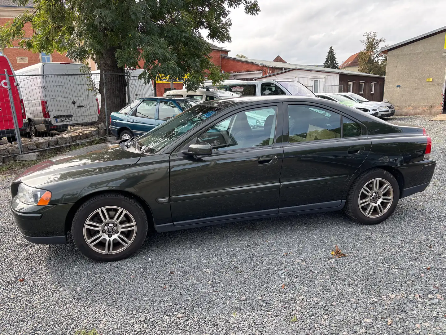 Volvo S60 S60 2.4 ,1 Hand,Lange Strecke Fahrzeug,Scheckheft Grün - 2