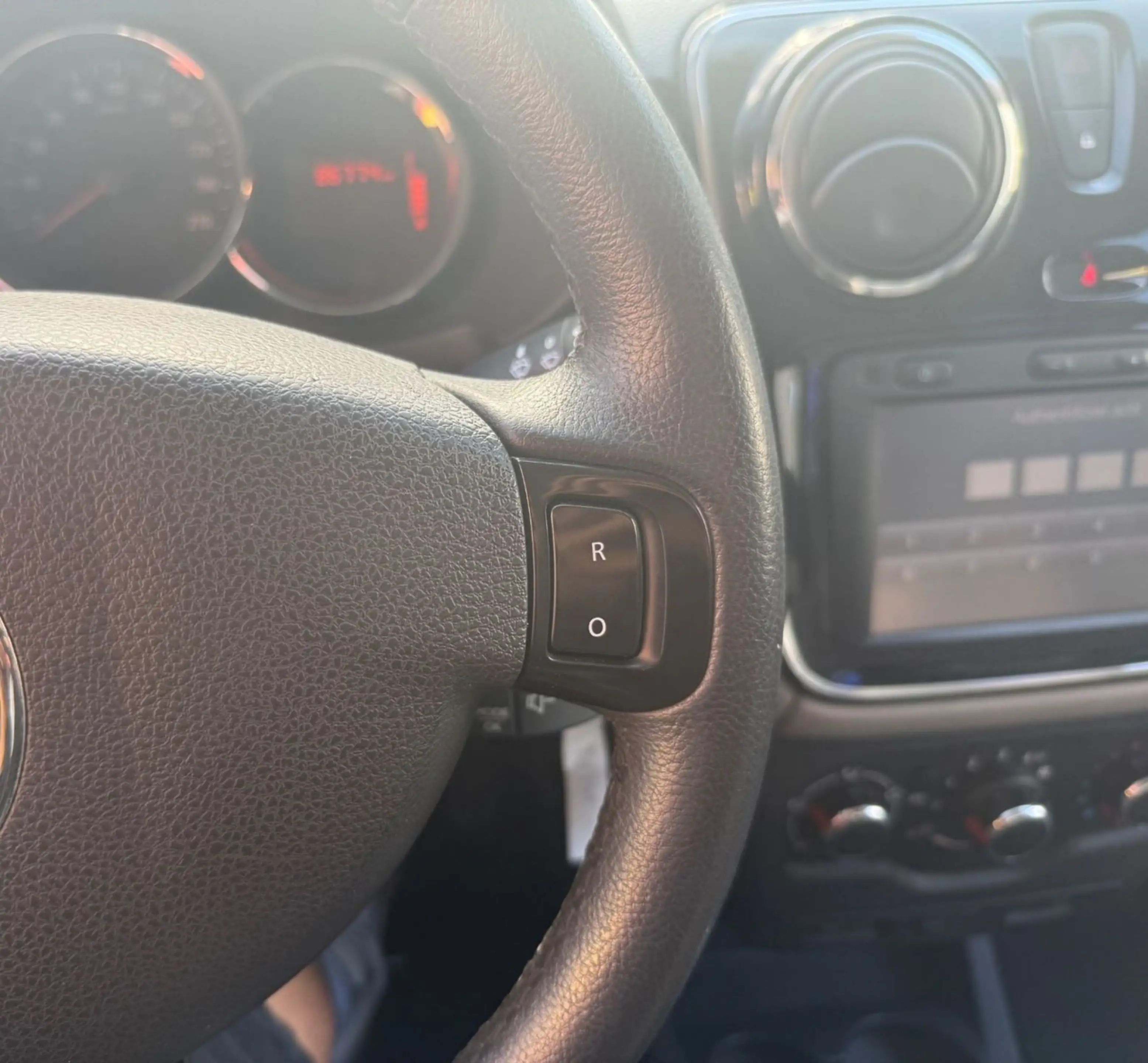 Dacia Lodgy Prestige LPG 7. Sitze Nav Tempomat Klima — photo 14