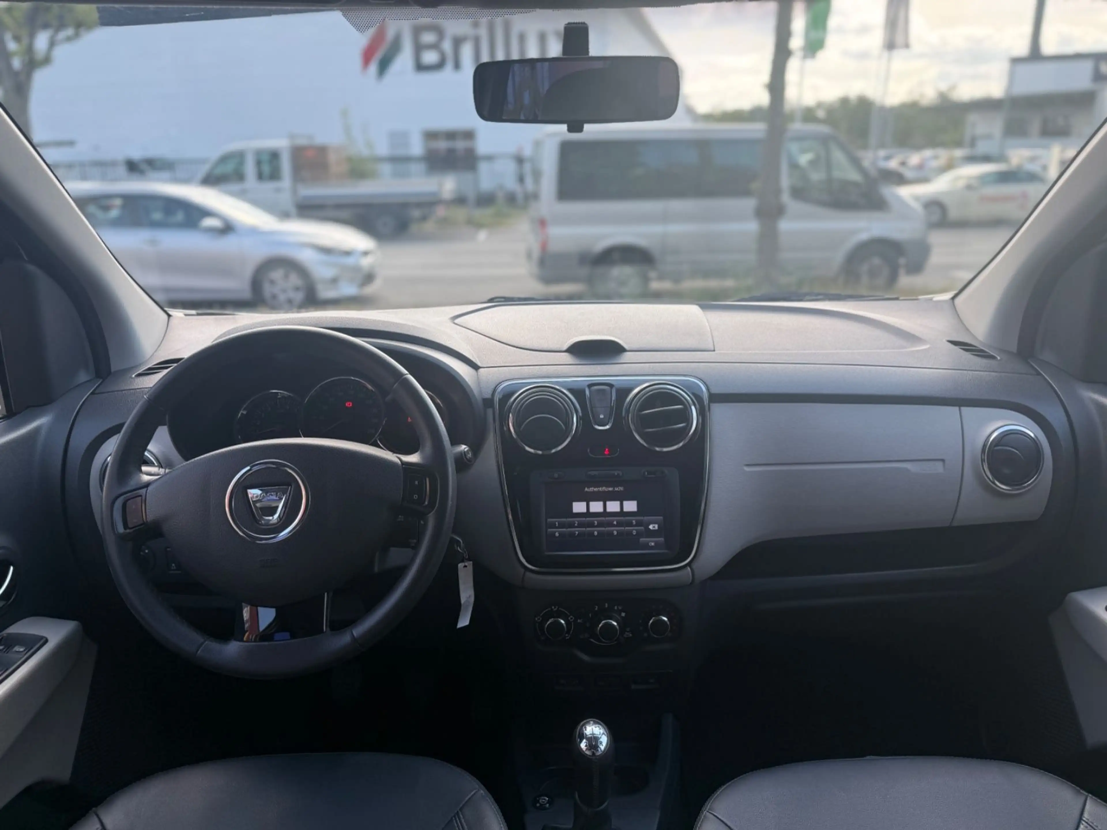 Dacia Lodgy Prestige LPG 7. Sitze Nav Tempomat Klima — photo 11