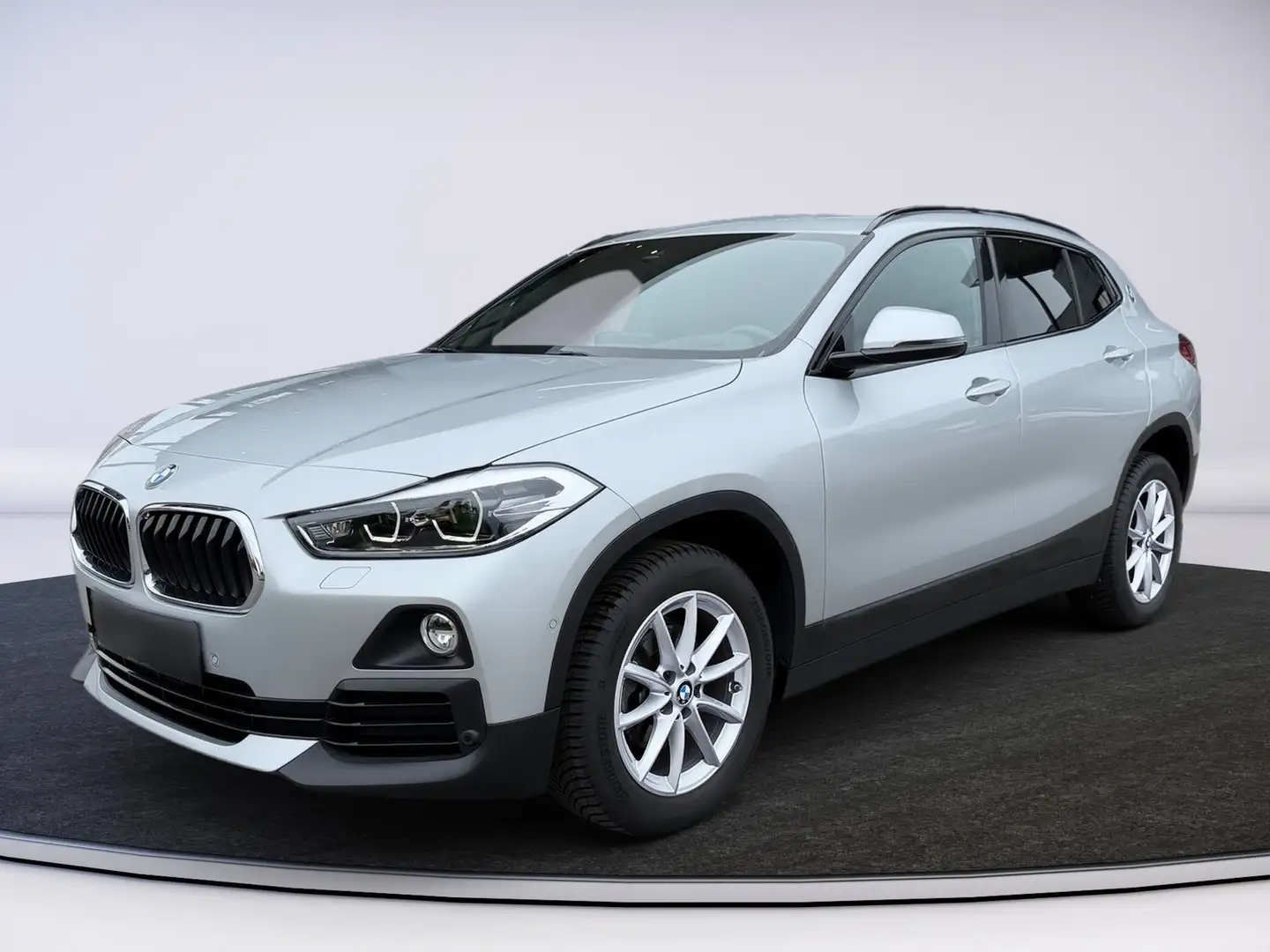 BMW X2 sDrive 16d Advantage Klima AHK AUT DynLicht Silber - 2