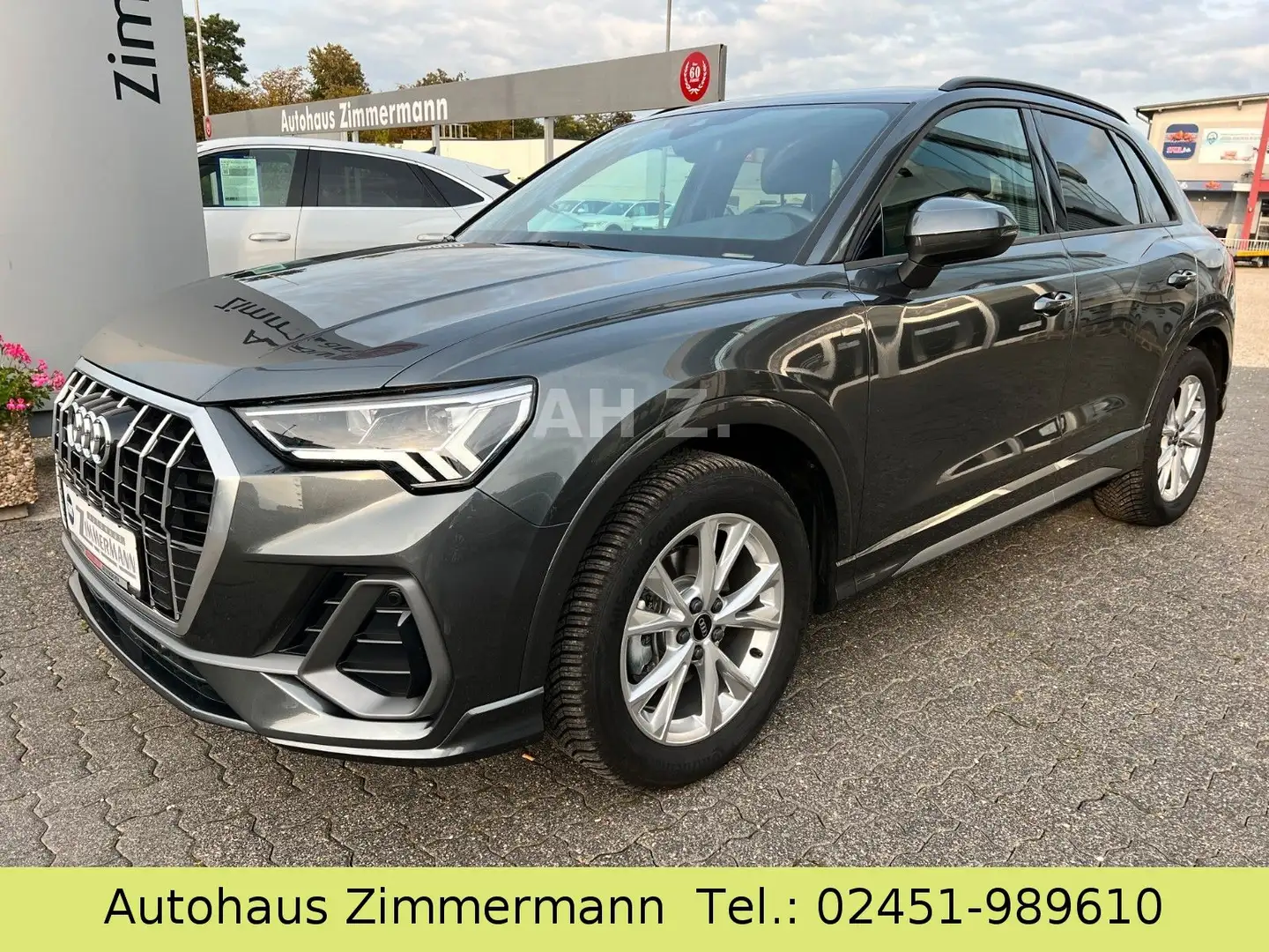 Audi Q3 S Line 2x S-LINE*KAM*LED*MMI*KeyLess*AHK V*18 Grijs - 2
