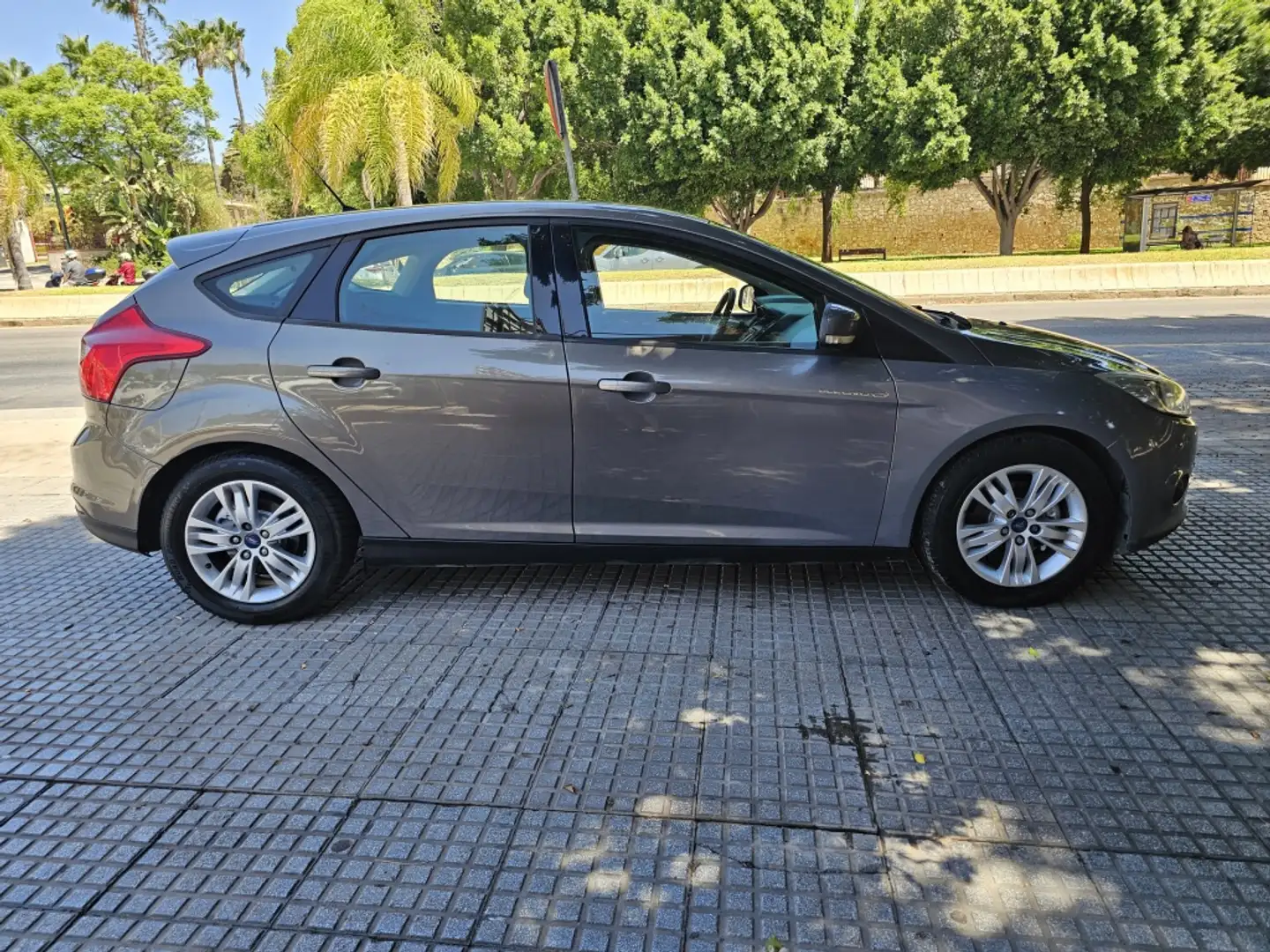 Ford Focus 1.6TDCi Trend 115 Blanc - 1