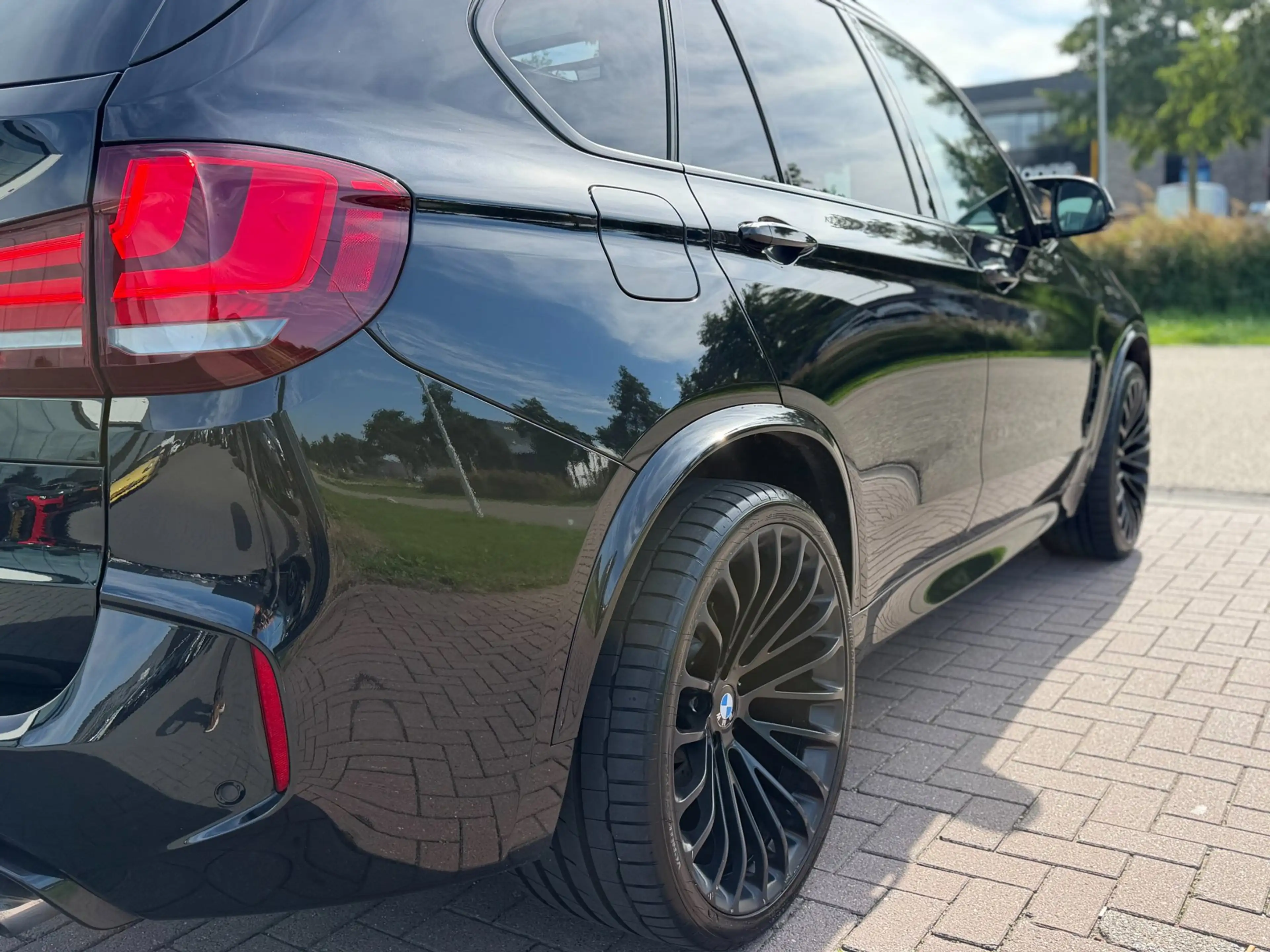 BMW X5 X5M 2016 576PK Full Black Pano-Carbon-Headup-Breyt — photo 11